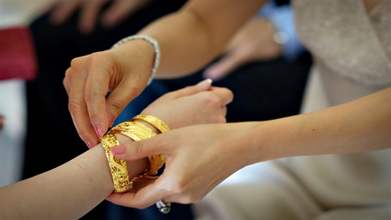 Chi&ecirc;m bao thấy được mẹ cho rất nhiều v&agrave;ng