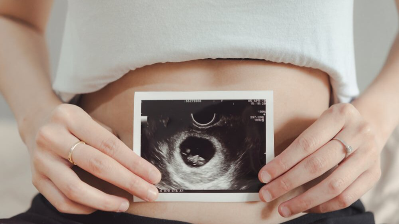 Nằm mơ thấy c&oacute; bầu đ&aacute;nh số mấy khi bầu b&eacute; trai