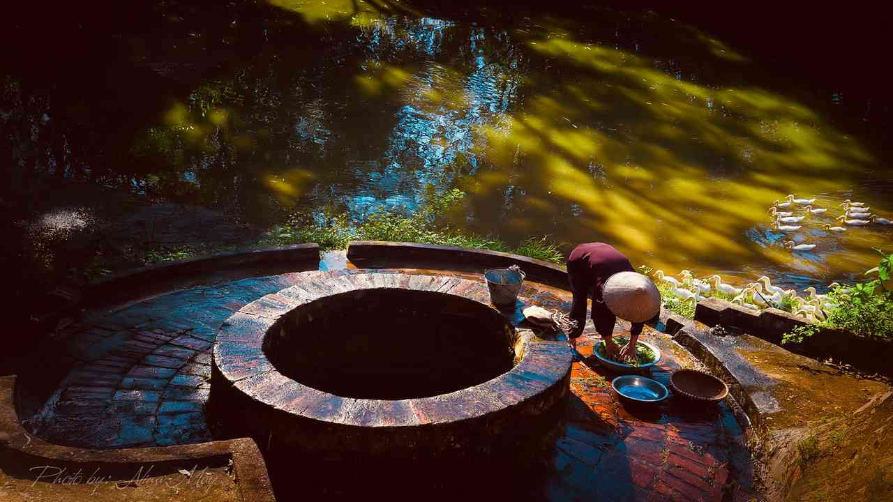 Mơ thấy vợ đang đ&agrave;o giếng sinh hoạt