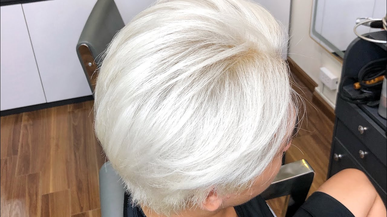 Mơ thấy cắt t&oacute;c trắng